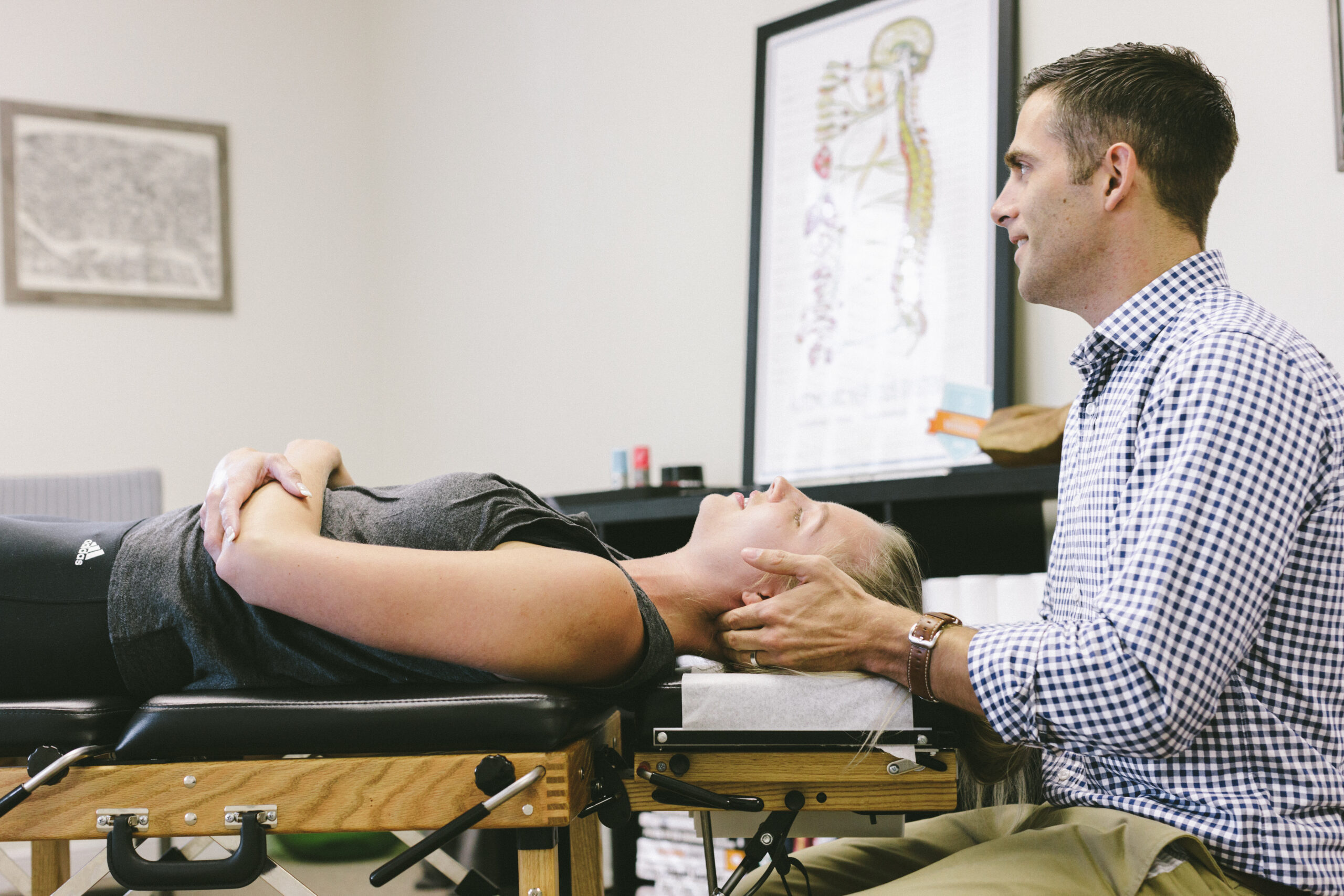 Chiropractic vs Physical Therapy – Which Is Right for You?